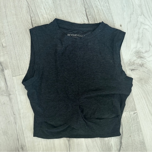 Beyond Yoga Cropped Tank - Picture 1 of 4
